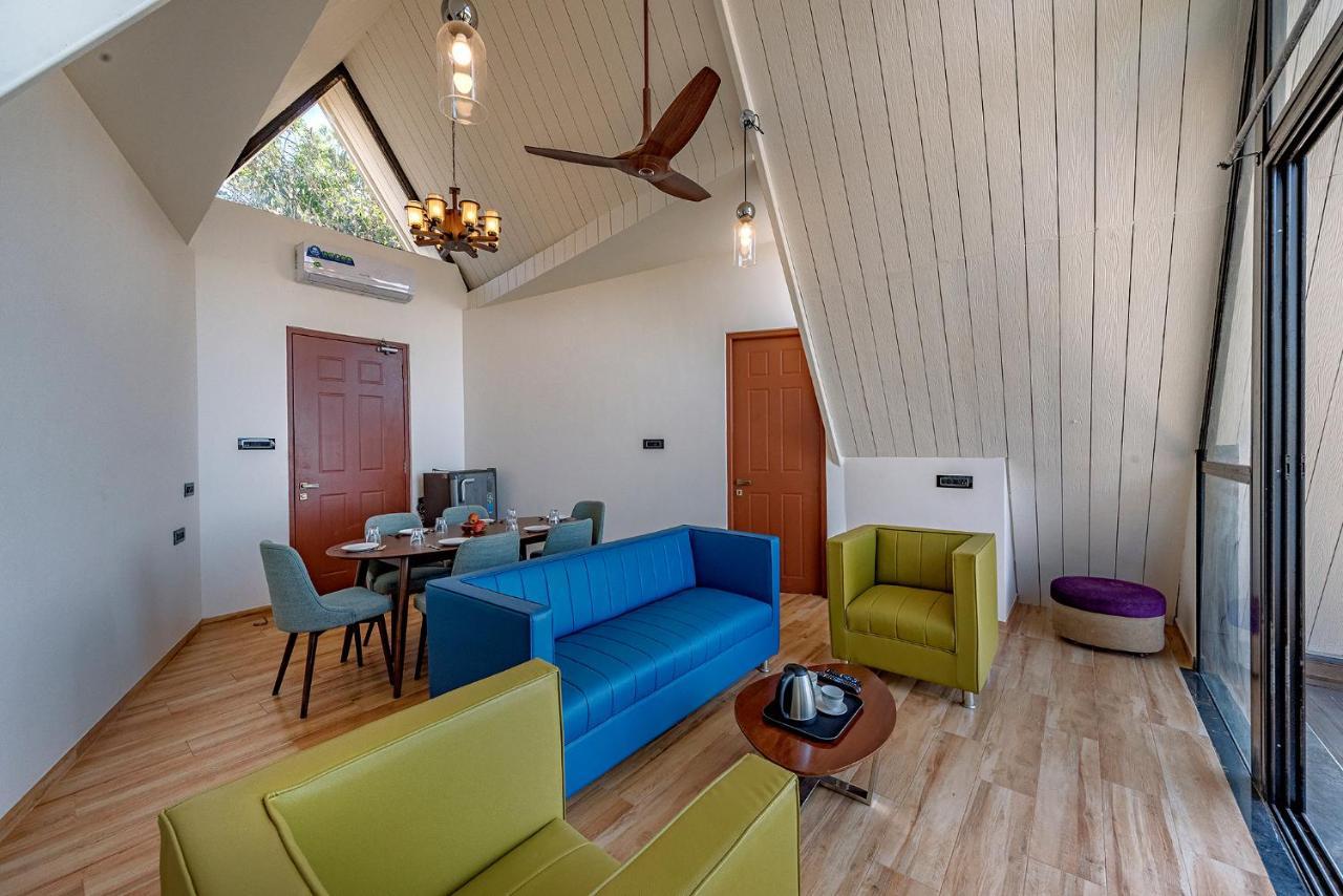 Saffronstays Harrier Crest, Lonavala - A Frame Villa With Bathtub Serving Delicious Veg Food エクステリア 写真